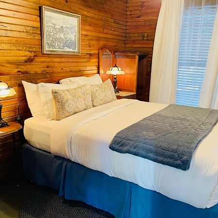 Dabbs Hotel Bed And Breakfast Llano Εξωτερικό φωτογραφία